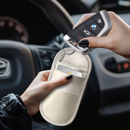 „Tech-Protect KLR100“ RFID blokuojantis automobilio raktų dėklas – smėlio spalvos