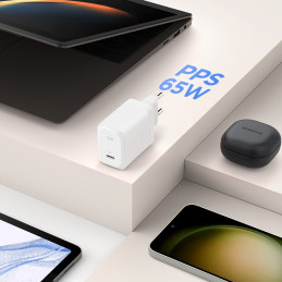 „Spigen ArcStation Pro“ įkroviklis + USB-C 65W laidas – baltas