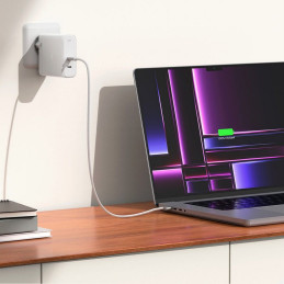 „Spigen ArcStation Pro“ įkroviklis + USB-C 140 W laidas – baltas