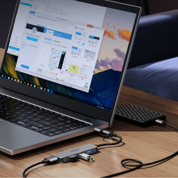 „Orico YSA8-U3“ USB-A/ USB-C šakotuvo prijungimo stotelė, 3x USB-A 2.0 + 1x USB-A 3.0 + 1x USB-C 2.0 + 1x 3,5 mm garso +...