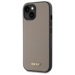 DKNY grūdėto metalo logotipo „MagSafe iPhone 15“ dėklas – smėlio spalvos