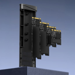 „Ugreen CM767 M.2 NVMe PCIe SSD“ korpusas – sidabrinis