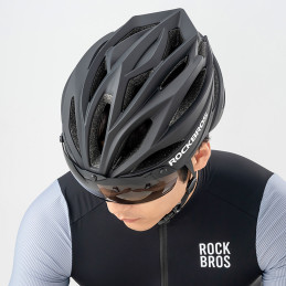 „Rockbros“ dviračio šalmas su skydeliu, nuimami UV apsauginiai akiniai, unisex – juodas/ rudas
