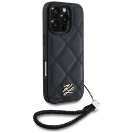 Karl Lagerfeld iPhone 16 Pro Max dėklas su dygsniuotu inicialų logotipu ir grandinėlės dirželiu – juodas