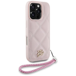 Karl Lagerfeld iPhone 16 Pro Max dėklas su dygsniuotu inicialo logotipu ir grandinėlės dirželiu – rožinis