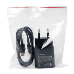 „Samsung“ 25 W EP-TA800EBE USB-C sieninis įkroviklis su „Samsung EP-DA705BBE“ USB-C / USB-C laido pakeitimo rinkiniu – j...
