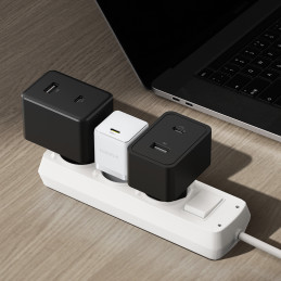 „Baseus Palm“ 20 W USB-C sieninis įkroviklis – baltas