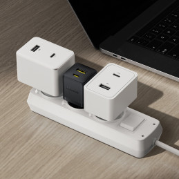 „Baseus Palm“ 20 W USB-C ir USB-A sieninis įkroviklis – juodas