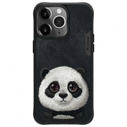 „Nimmy Big Eyed Pet 2.0“ pandos dėklas, skirtas „iPhone 15 Pro“ – juodas