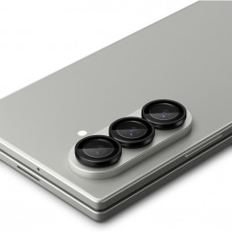 „Spigen Optik Pro HD Glas.TR EZ Fit“ 2 kameros apsauginių stikliukų rinkinys, skirtas „Samsung Galaxy Z Fold 7“ – juodas