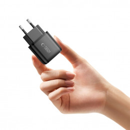 „Tech-Protect NCA20 PD 20W / QC3.0 USB-A / USB-C“ sieninis įkroviklis – juodas