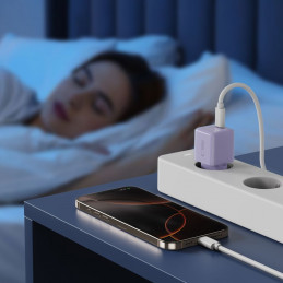 „Tech-Protect NCM25 USB-C PD 25W“ sieninis įkroviklis – violetinis