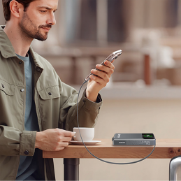 „Dudao K31 Pro“ 45 W 20000 mAh išorinė baterija su integruotu ištraukiamu USB-C laidu – pilka
