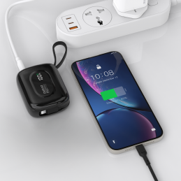 „Dudao K32“ 22,5 W 10000 mAh išorinė baterija su integruotu USB-C / „Lightning“ laidu – juoda