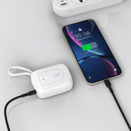 „Dudao K32“ 22,5 W 10000 mAh išorinė baterija su integruotu USB-C / „Lightning“ laidu – balta
