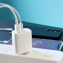 Joyroom greitas USB-A QC3.0 / USB-C PD 20 W sieninis įkroviklis baltas (L-QP2011)
