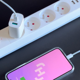 Joyroom greitas USB-A QC3.0 / USB-C PD 20 W sieninis įkroviklis baltas (L-QP2011)