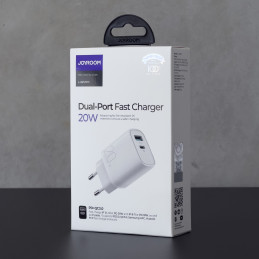 Joyroom greitas USB-A QC3.0 / USB-C PD 20 W sieninis įkroviklis baltas (L-QP2011)