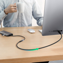 Ugreen 10387 USB-C – USB-C PD QC kabelis 4K 60Hz 100W 5A 10Gb/ s 1m – juodas