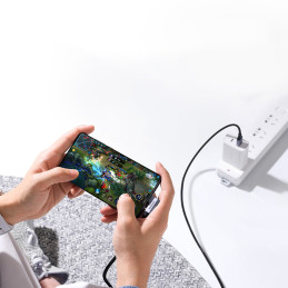 Ugreen US385 USB-A / USB-C 90º 5Gb/ s 3A 1m kampinis kabelis – juodas