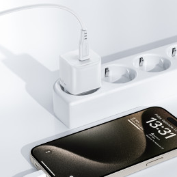 Acefast A77 Mini PD 30W GaN sieninis įkroviklis + USB-C laidas - baltas