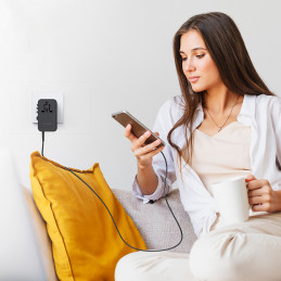Choetech PD5021 45W EU/ US/ AUS/ UK kelioninis adapteris su įmontuotu USB-C laidu – juodas