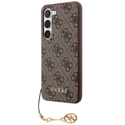 Guess 4G Charms Collection dėklas, skirtas Samsung Galaxy S24 - rudas