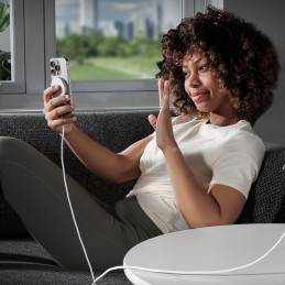 ESR Halolock Qi2 Mini belaidis įkroviklis 15W su MagSafe – sidabrinis