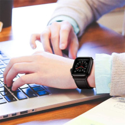 Tech-Protect LeatherFit dirželis, skirtas Apple Watch 4/ 5/ 6/ 7/ 8/ 9/ SE/ Ultra 1/ 2 (42/ 44/ 45/ 49 mm) – juodas