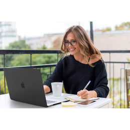 Tech-Protect SmartShell dėklas, skirtas MacBook Air 13" M2 / M3 / 2022-2024 - skaidrus ir blizgantis