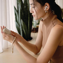 UNIQ Coehl Haven dėklas, skirtas AirPods Pro 2 (2022/ 2023) – kreminis