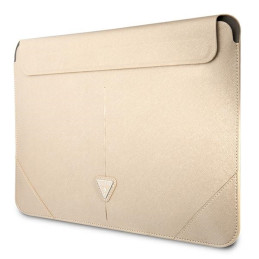 Guess Saffiano Triangle Logo dėklas 16" nešiojamam kompiuteriui - smėlio spalvos