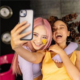 Spigen Ultra Hybrid dėklas iPhone 15 - skaidrus ir matinis