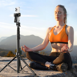 „Ugreen LP680“ asmenukių lazda su stovu ir „Bluetooth“ nuotolinio valdymo pultu, 1,8 m – juoda