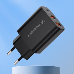 „Wozinsky CWCUCB“ 30 W USB-C / 2 x USB-A sieninis įkroviklis – juodas