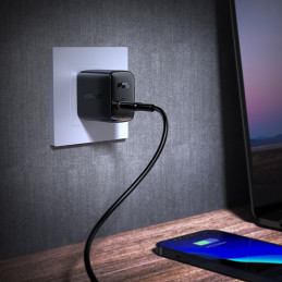 „Acefast A23“ 30 W „GaN USB-C“ JAV sieninis įkroviklis – juodas
